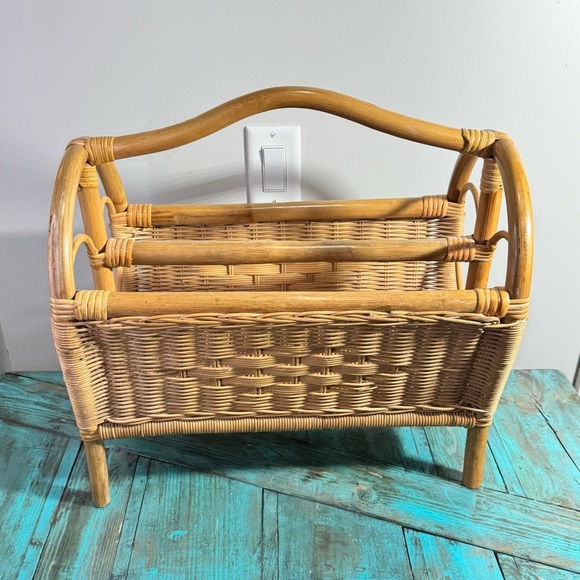 Decorative Vintage Bamboo/Rattan Magazine Rack  Heart Shape - Picture 3 of 10